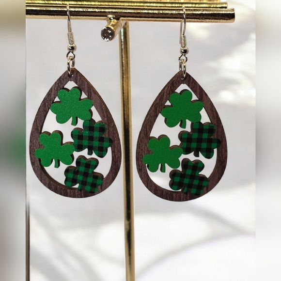 Shamrock Wood Teardrop Earrings St.Patrick's Day - Picture 3 of 4